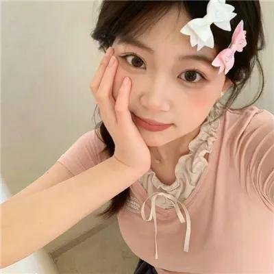 红色机尾